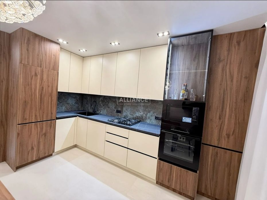 Продам шикарну 1к квартиру в зданому ЖК і/о опалення