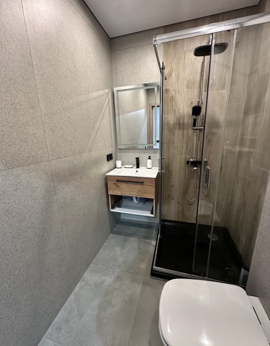 Продається вигідно квартира в пригороді Києва , поряд Бучанський парк.