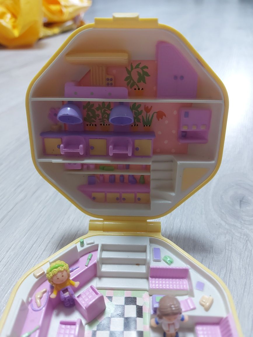 Polly Pocket Bluebird 1990 Hair Salon
4.0 out of 5 stars1 product rati