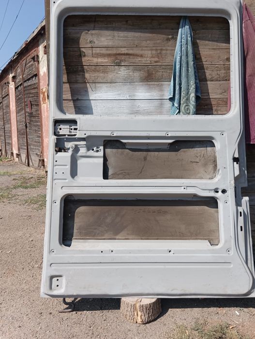 Продам двері бокові спрінтер лт