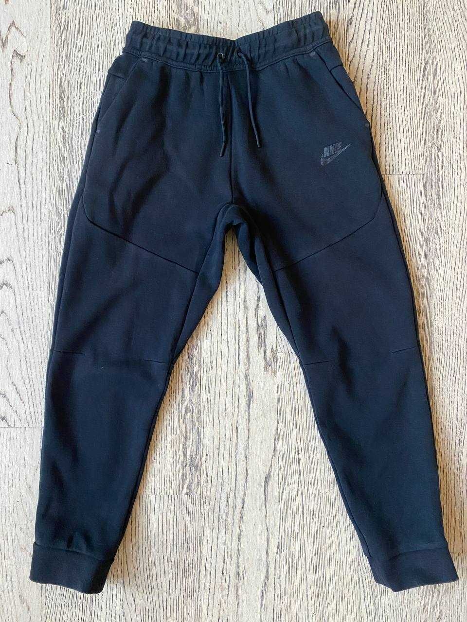 джогери NIKE Tech Fleece оригінал, на зріст 147-158см