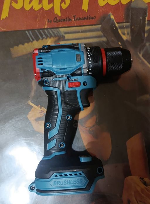 Шуруповерт 18v под аккумуляторы Makita