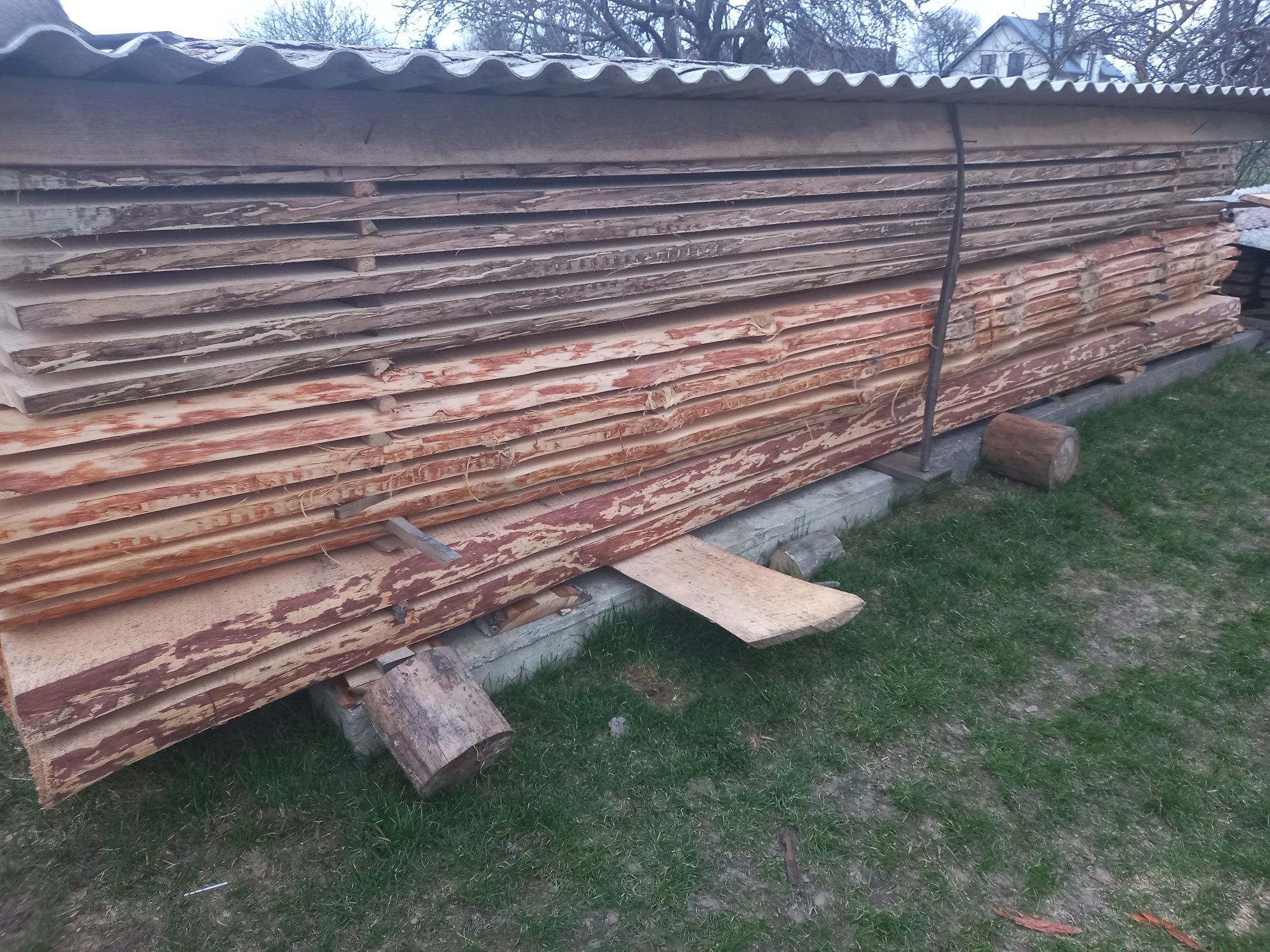 Deski sosnowe półtorówki.