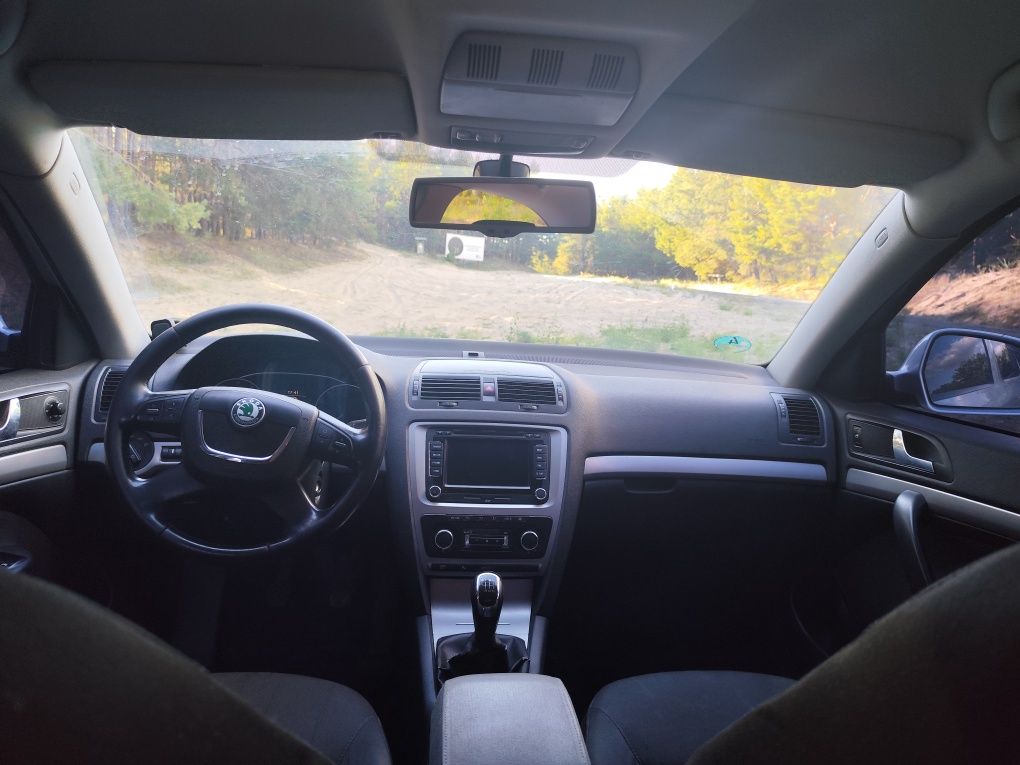 Продам автомобіль SKODA OCTAVIA
