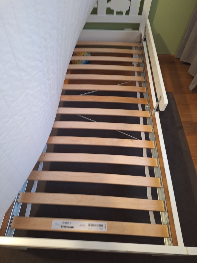 Cama Ikea KRITTER com estrado ripas + colchão