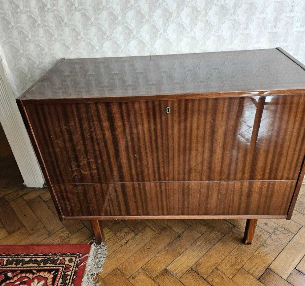 Komplet mebli PRL, wysoki połysk