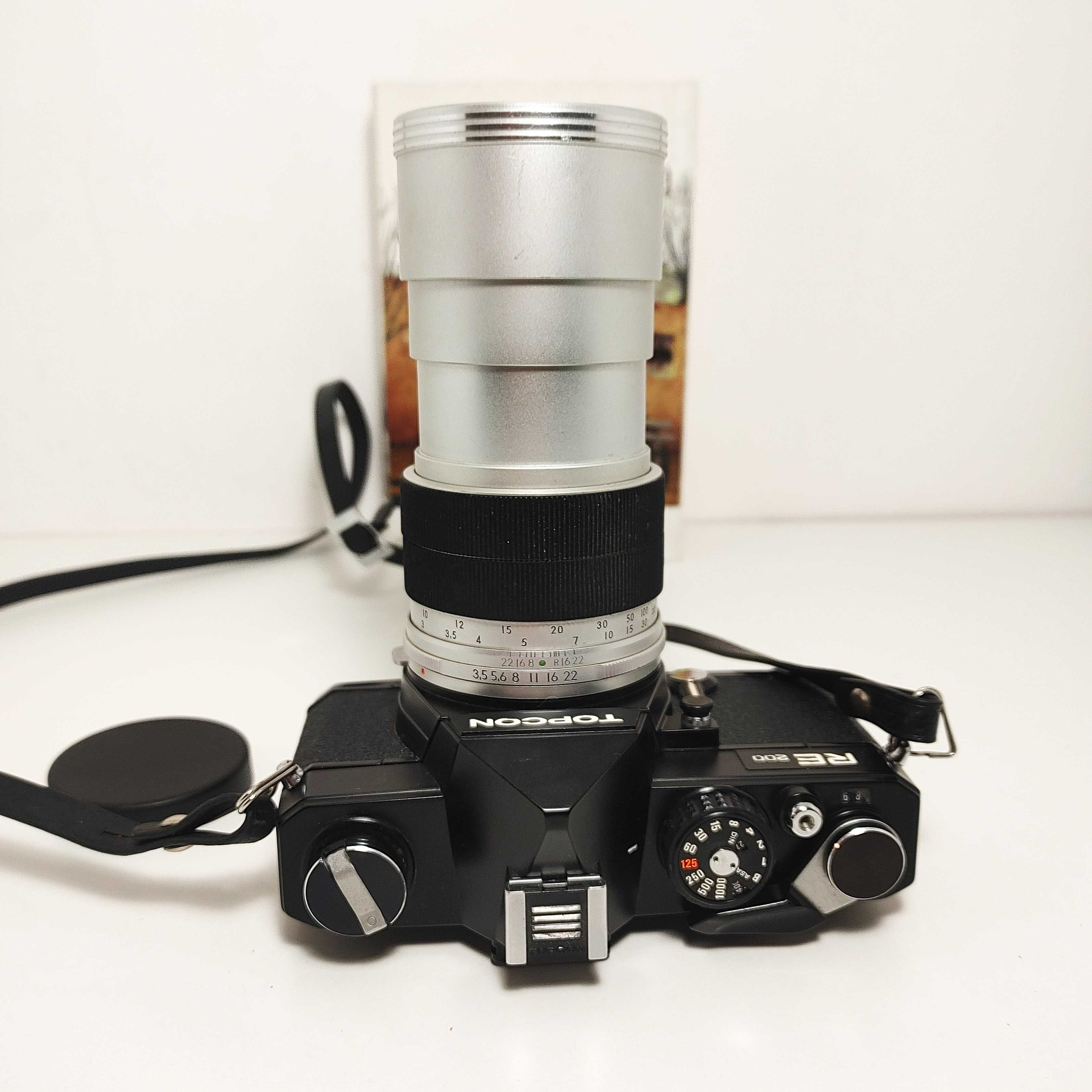 Klasyczna lustrzanka analogowa TOPCON Re 200 z Lens Topcor 1:3,5 135mm