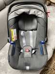 Fotelik Britax-Romer Baby Safe2 z nowymi adapterami do wózka