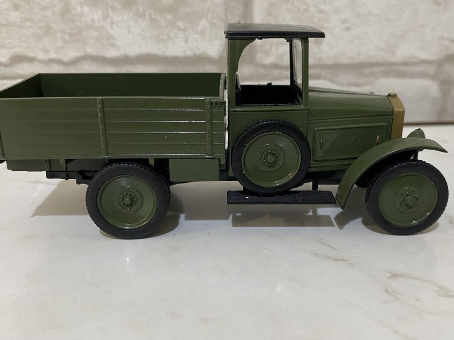 Машинки коллекционные