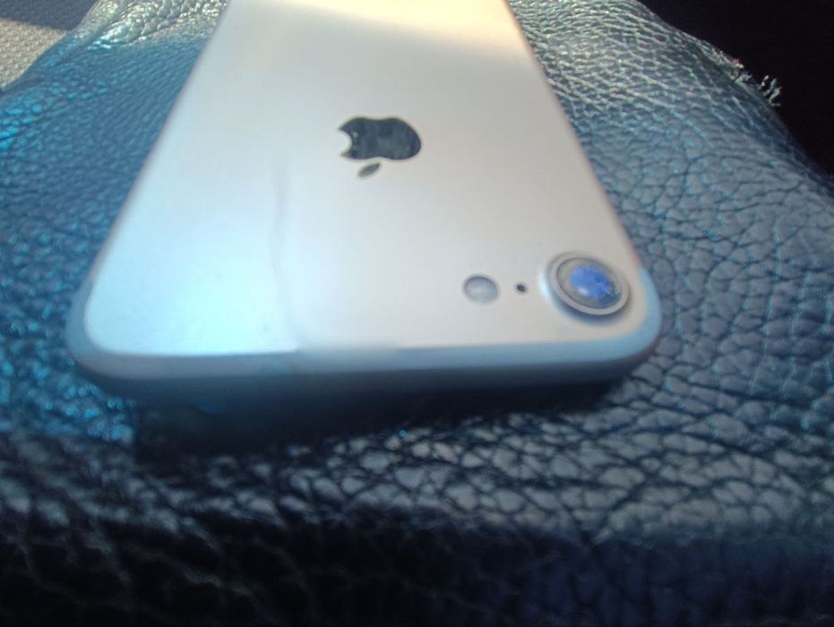 Власний iphone 7  з коробкою