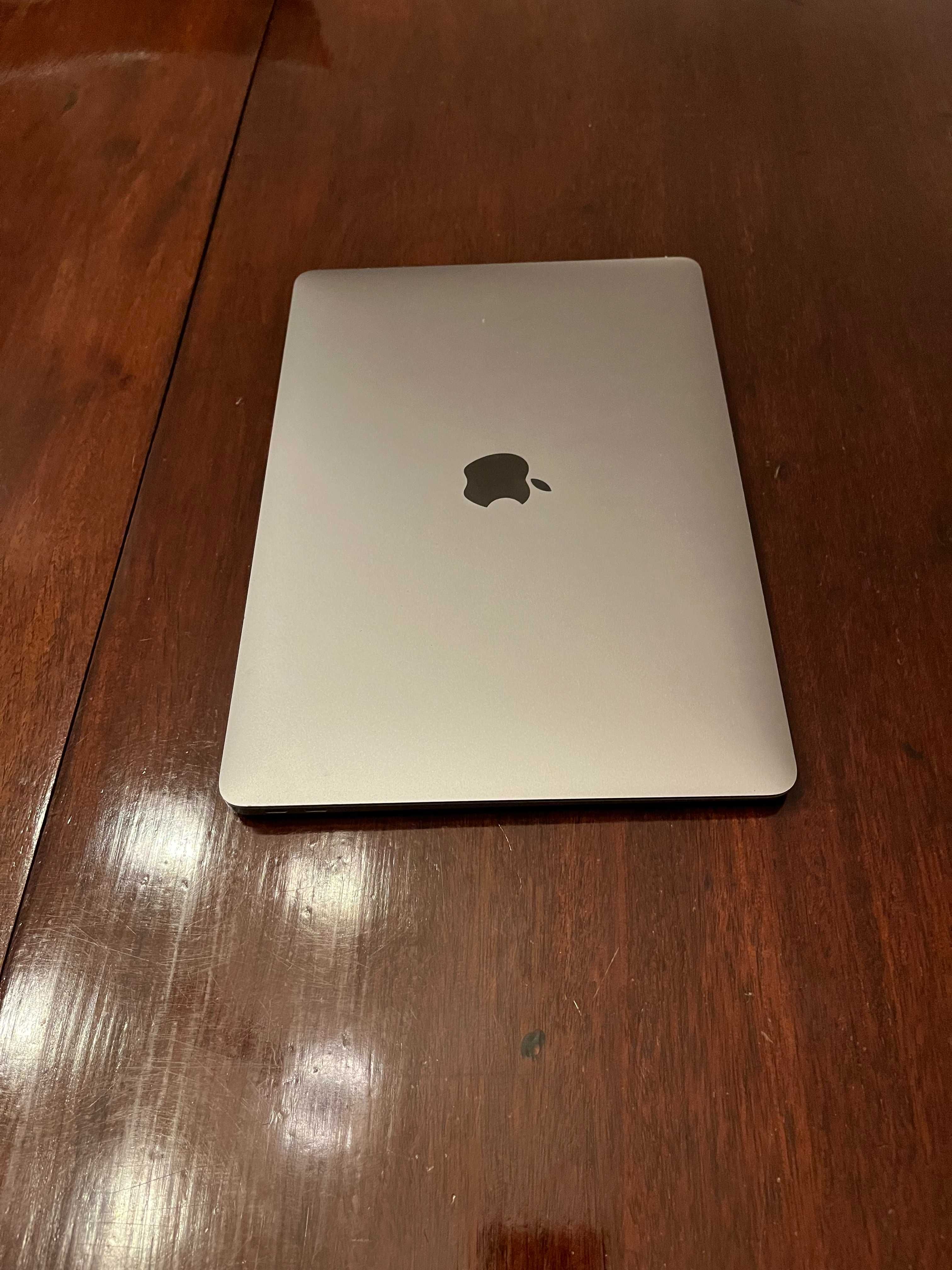 MacBook Air 13” Retina (2020) Adquirido em Dezembro de 2021 – Novo