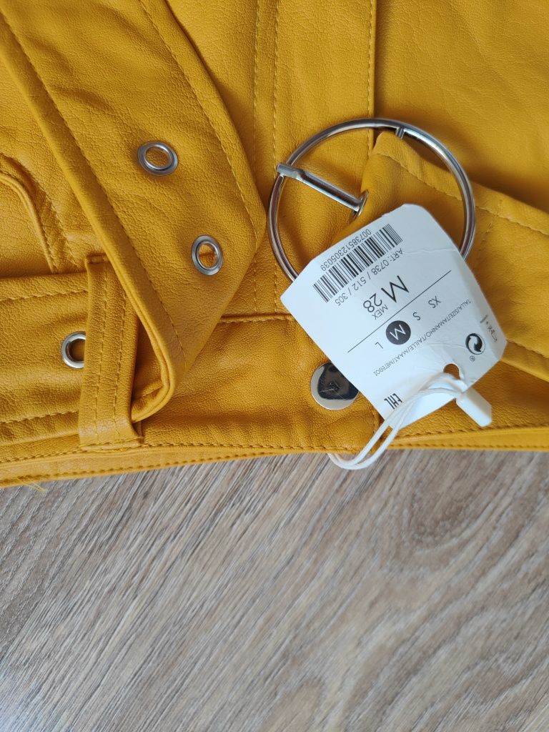 Musztardowa spódniczka skórzana Bershka nowa spódnica mini z paskiem