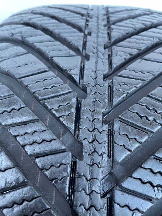Зимние шины 225/45 R17 Goodyear vector4Sesons резина