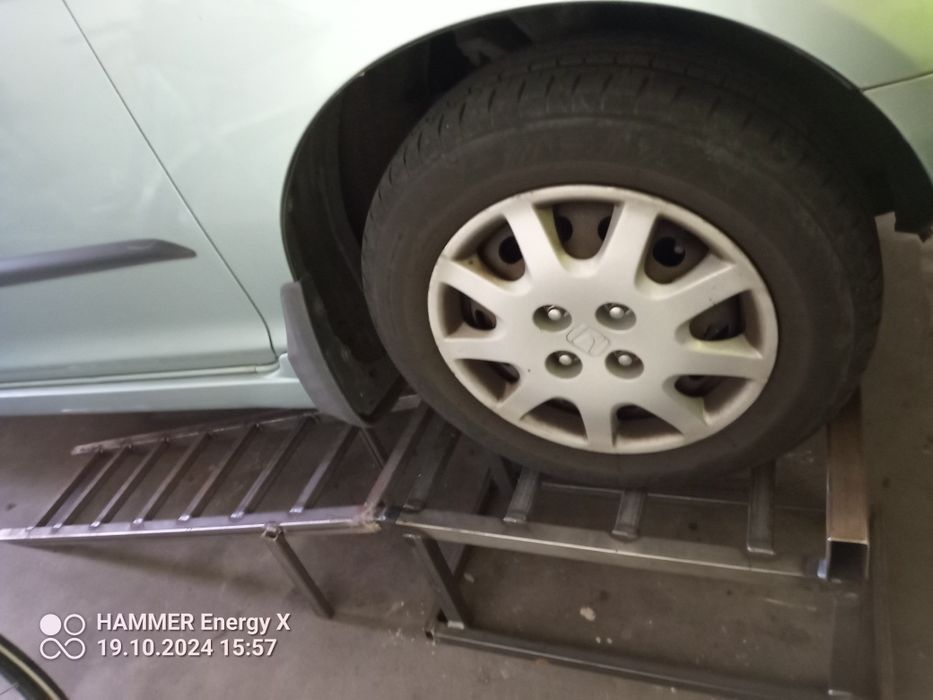 Najazdy samochodowe z wyciąganą drabinką