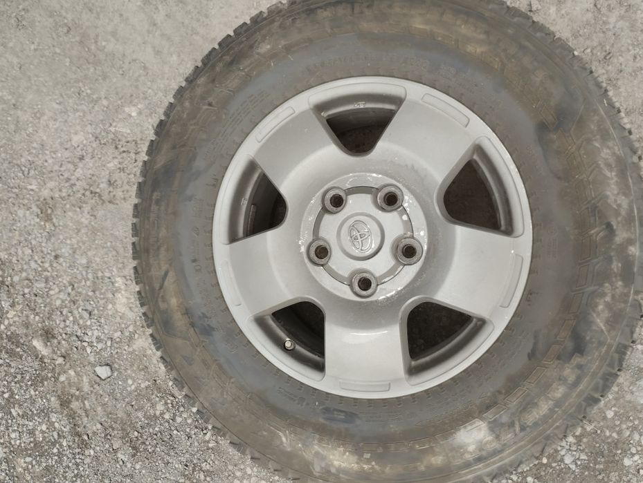 Продам диски з резиною нокіан хакареліта