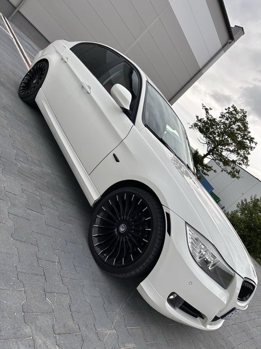 BMW seria 3 e90 200KM ZADBANA