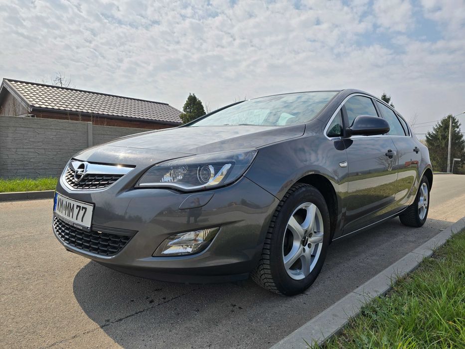 Opel Astra J Cosmo hatchbeck FlexFlix bagażnik rowerowy xenon klima