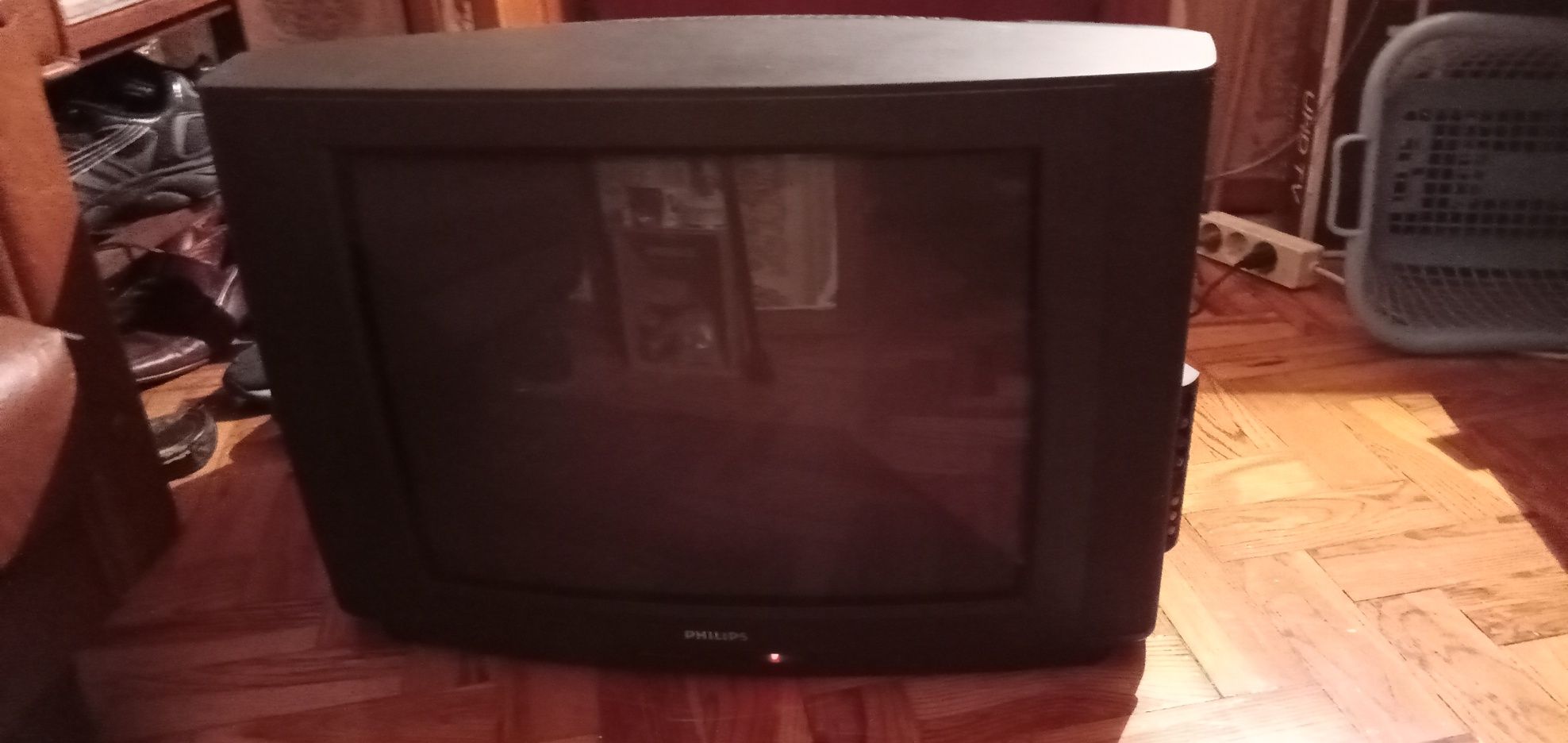 A espanhola-TV Siera da Gilda/comando/pilhas/9E - Tv Jocel-9E Desde 4E