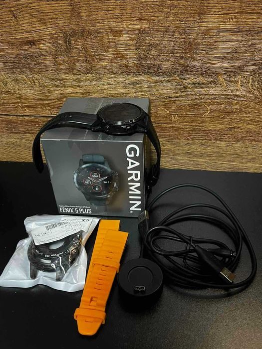 Годинник Garmin Fenix 5 plus sapphire edition