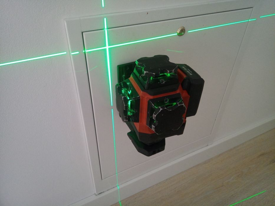 Hilti Pm 30 -MG Laser niwelator wieloliniowy 3x360st. zestaw