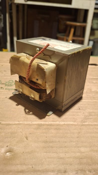 Transformator z mikrofalówki 700w