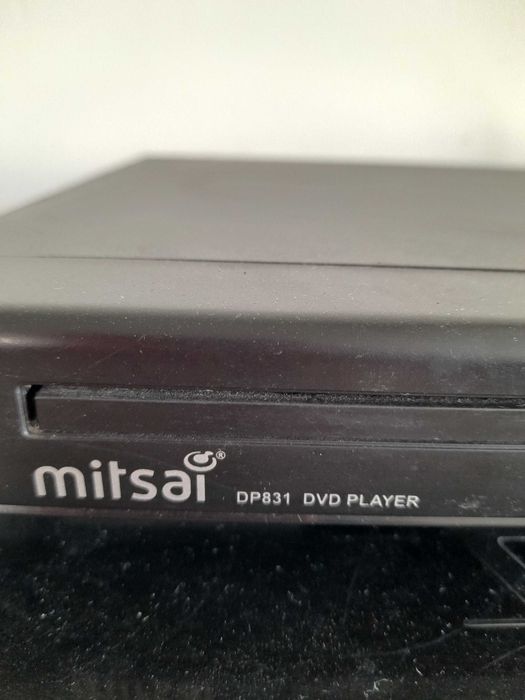 DVD Player com comando e nunca utilizado ( novo)