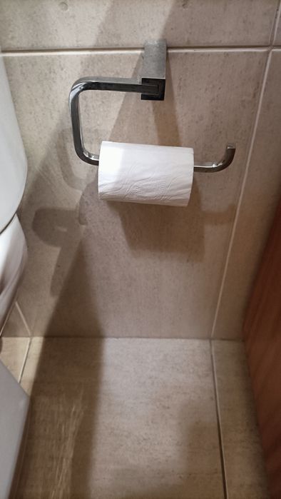 Suportes em metal para WC