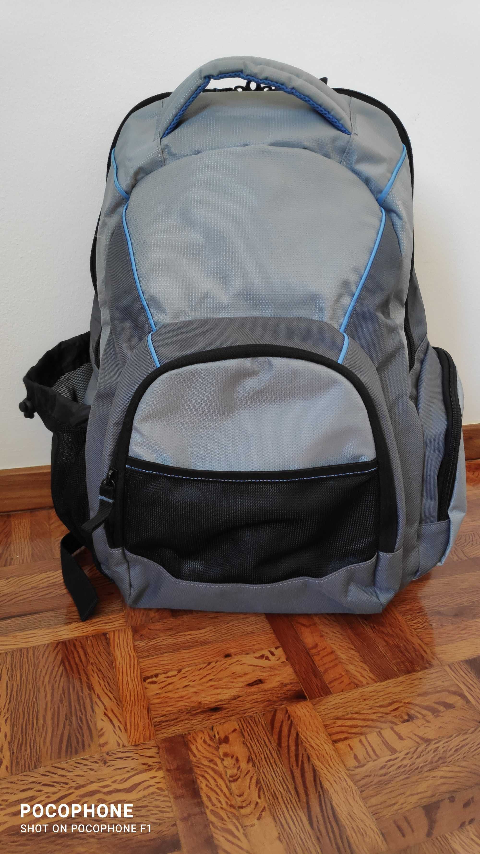 Mochila azul - excelente estado