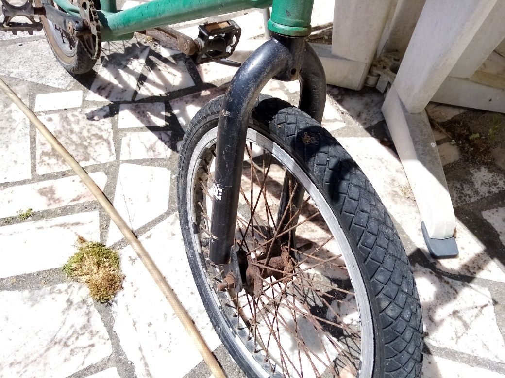 Bmx quadro e restantes peças Possibilidade de entrega