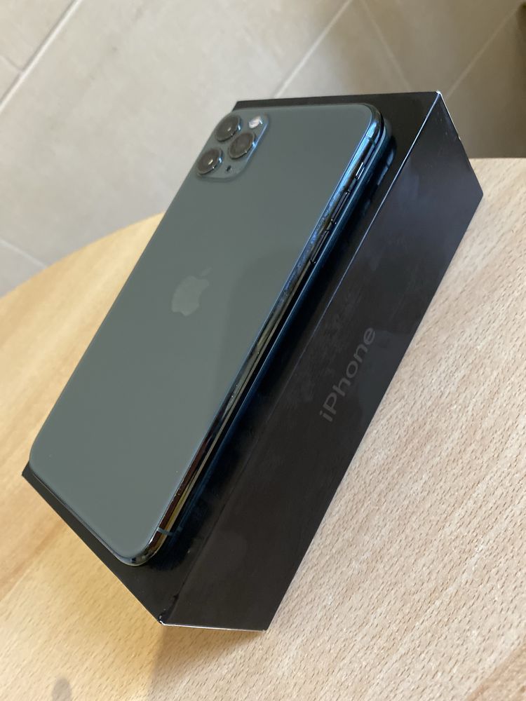 Продам Iphone 11 pro max 512