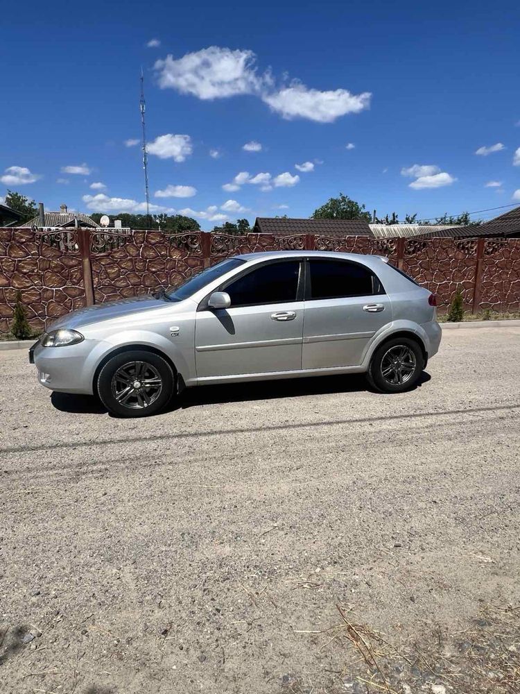 Продам chevrolet lacetti
