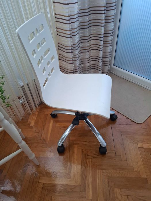 Krzesło obrotowe na kółkach z oparciem białe IKEA
