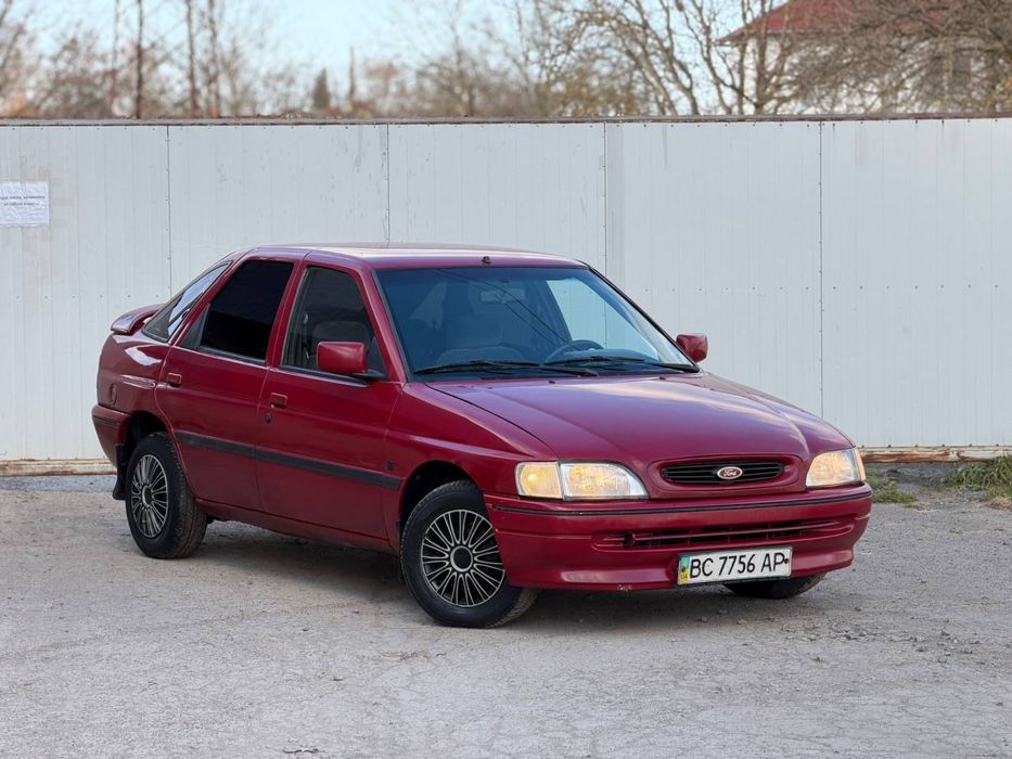 Ford Escort 1.6 бензин