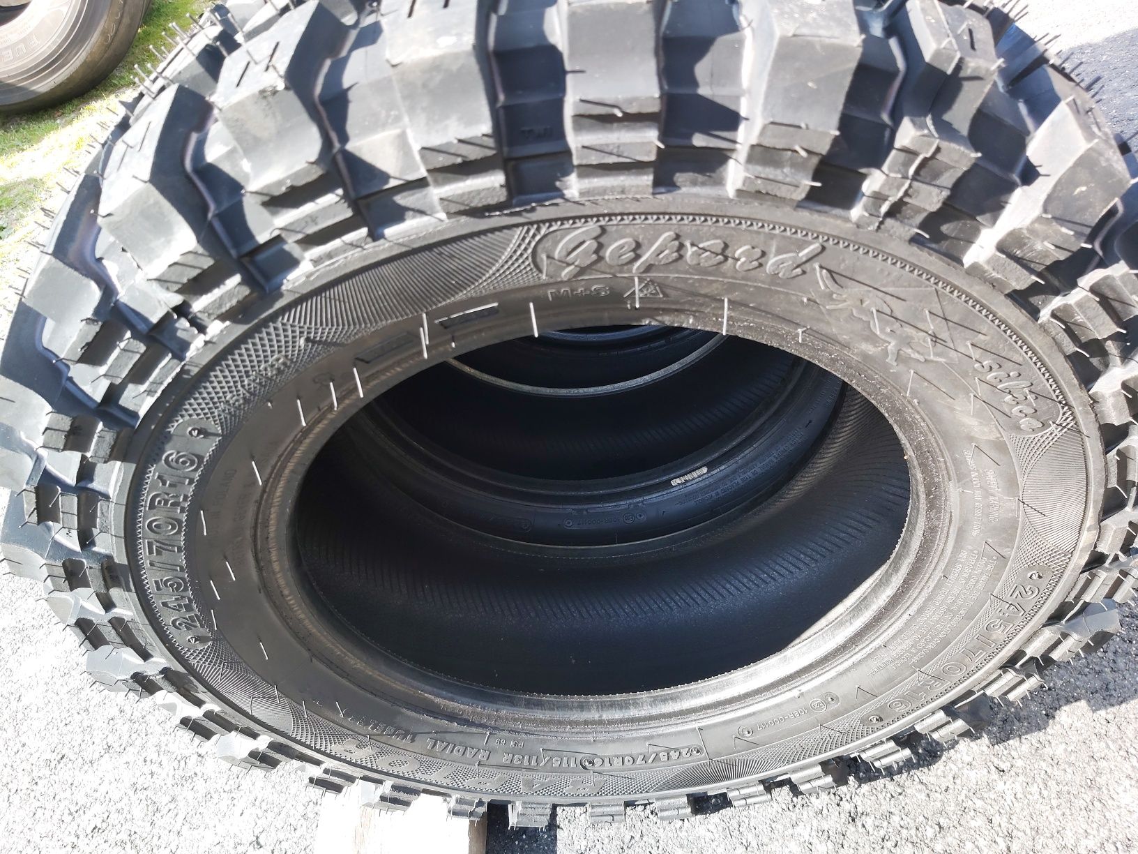 Opony terenowe 245/70 r16 Geyer  & Hosaja