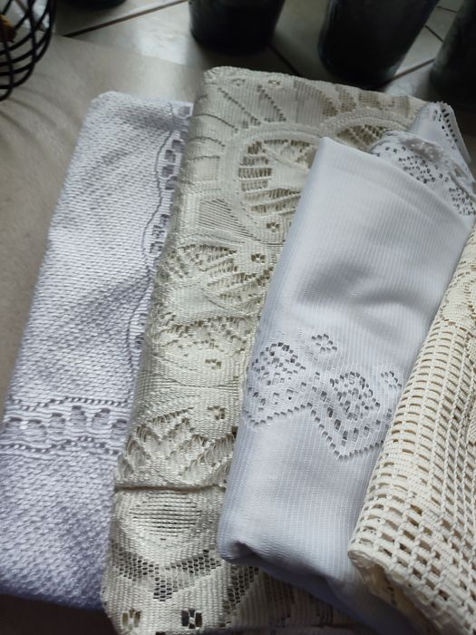 4  obrusy białe/kremowe