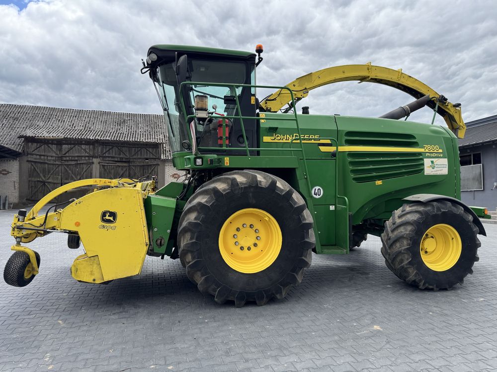 Sieczkarnia John Deere 7800 4x4 stan bdb
