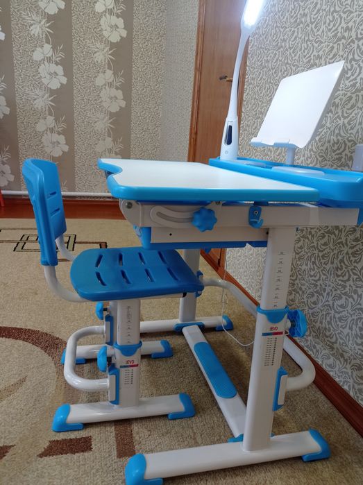 Продам зростаючу парту EVOkids