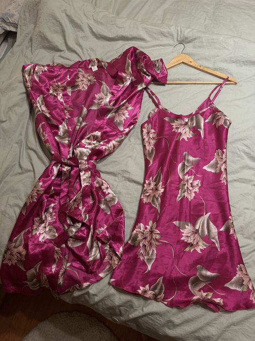 Комплект. Атласна нічна сорочка та халат (є пасок)