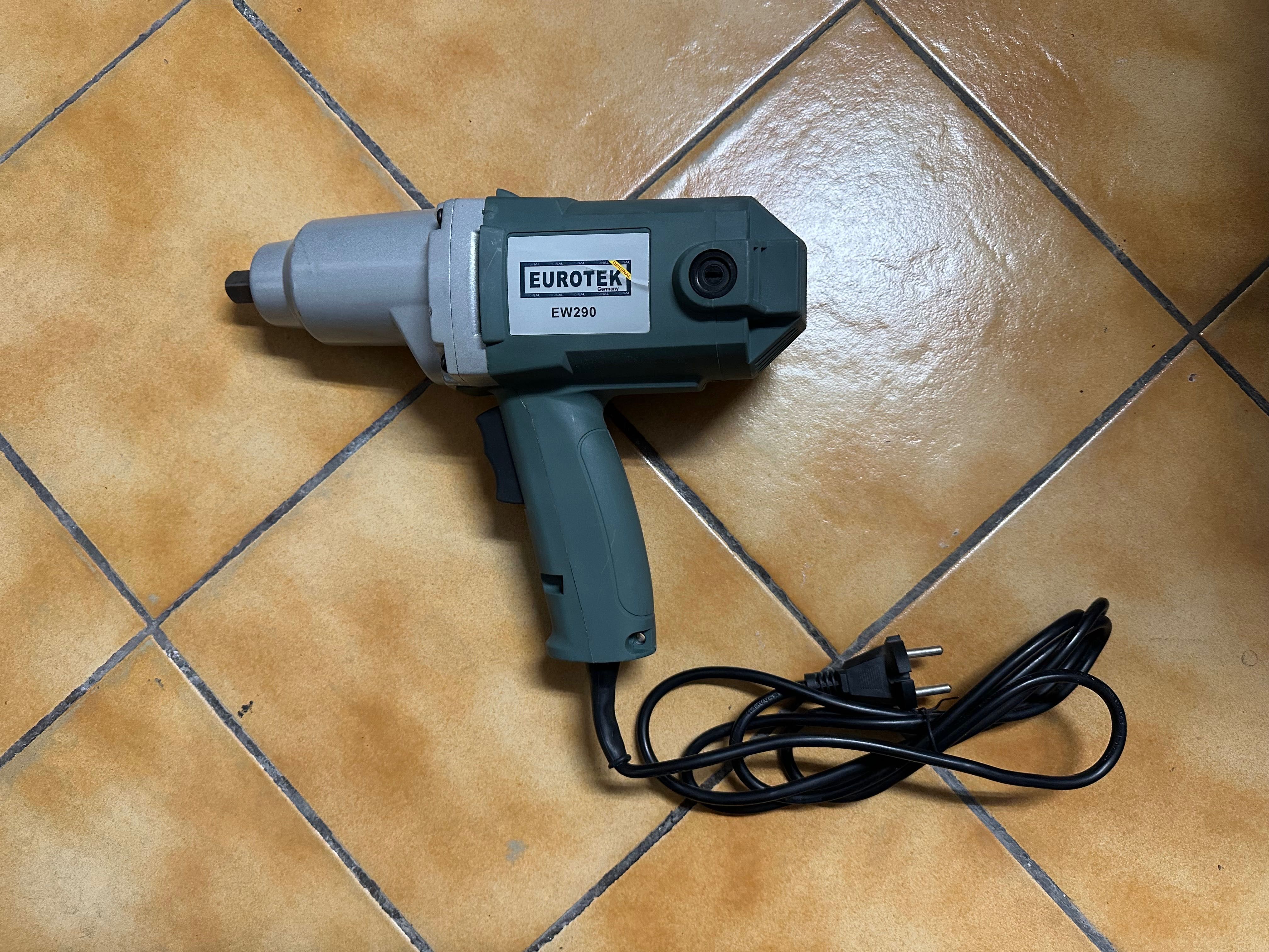 Klucz udarowy elektryczny do kół
