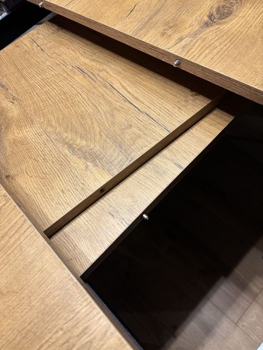 Sprzedam solidny, cieżki, rozkładany stół