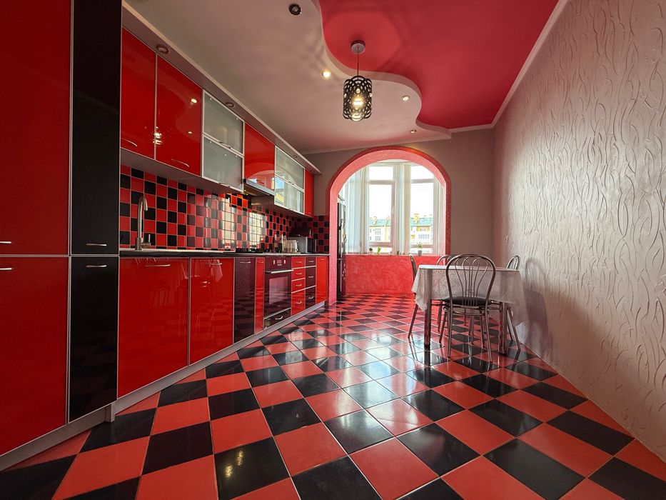 3-кімн. квартира 132м.кв. Будинок 2008р. Вул. О. Басараб.!!