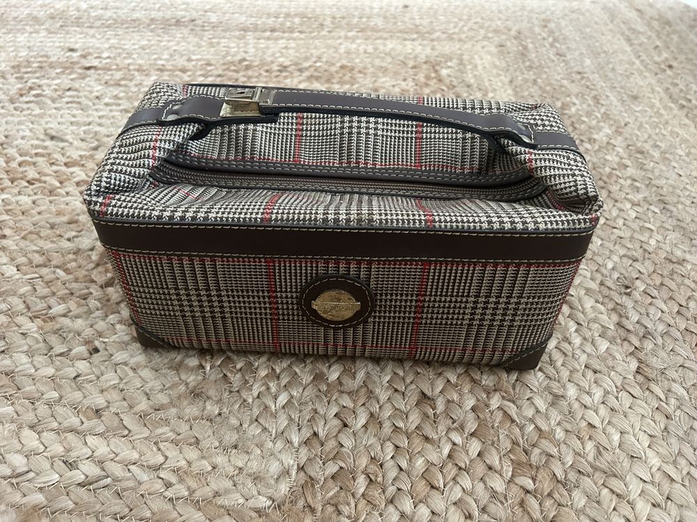 Necessaire com pega