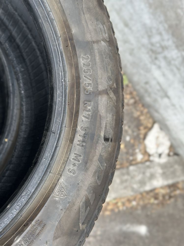 Резина r17  225/55  Pirelli зима 18 год