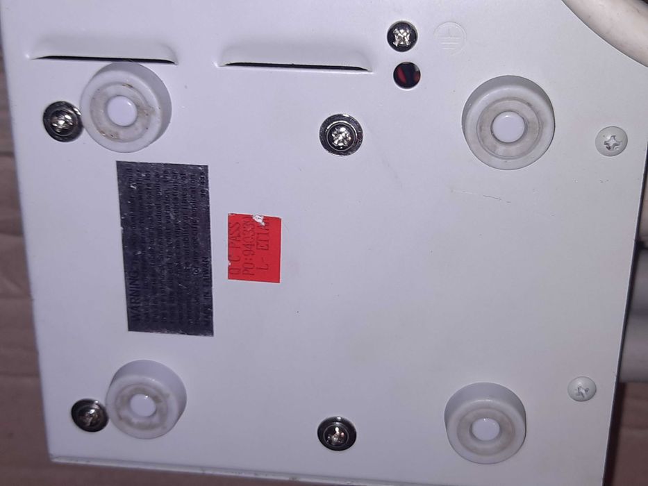 Стабилизатор/кондиционер электропитания Tripp Lite.