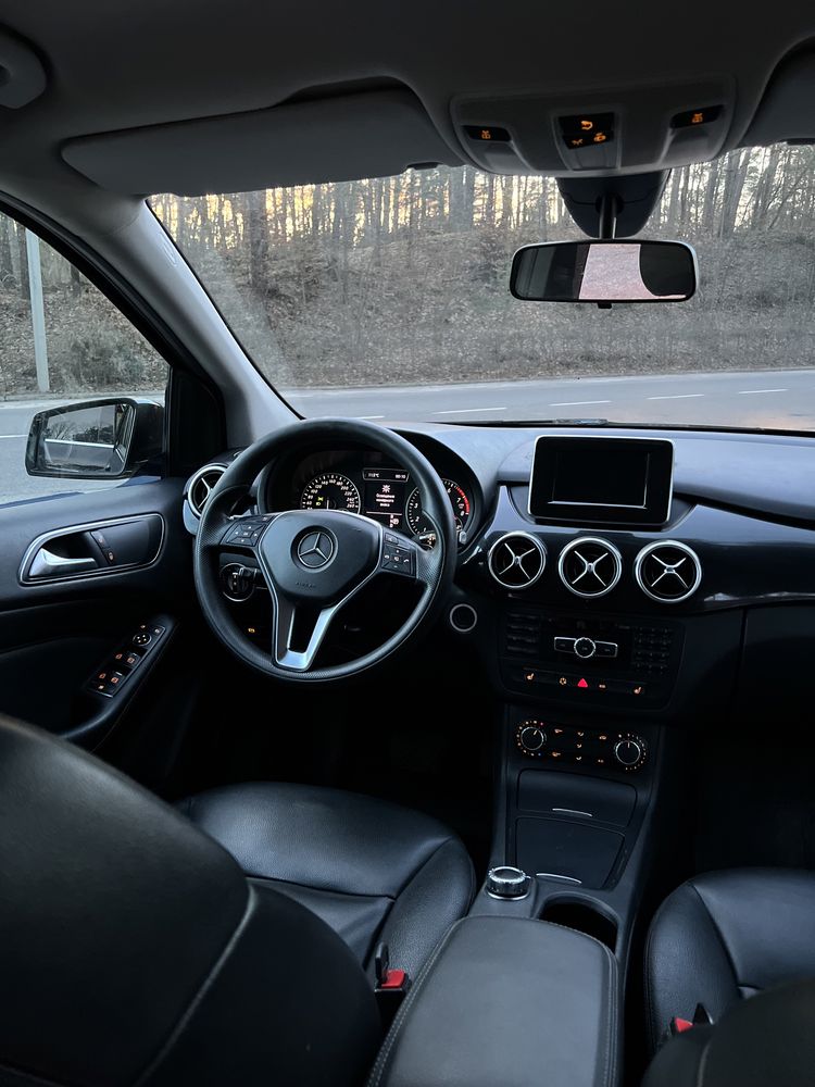 Mercedes-Benz B200 (GAZ) 2014 Рідна фарба