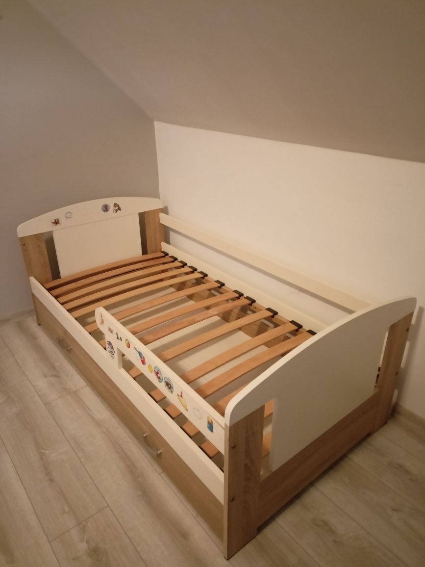 Łóżko dziecięce z szufladą