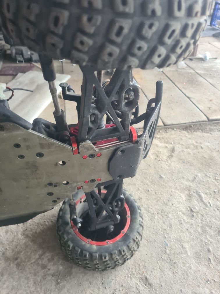 Auto RC LOSSI DBXL desert buggy