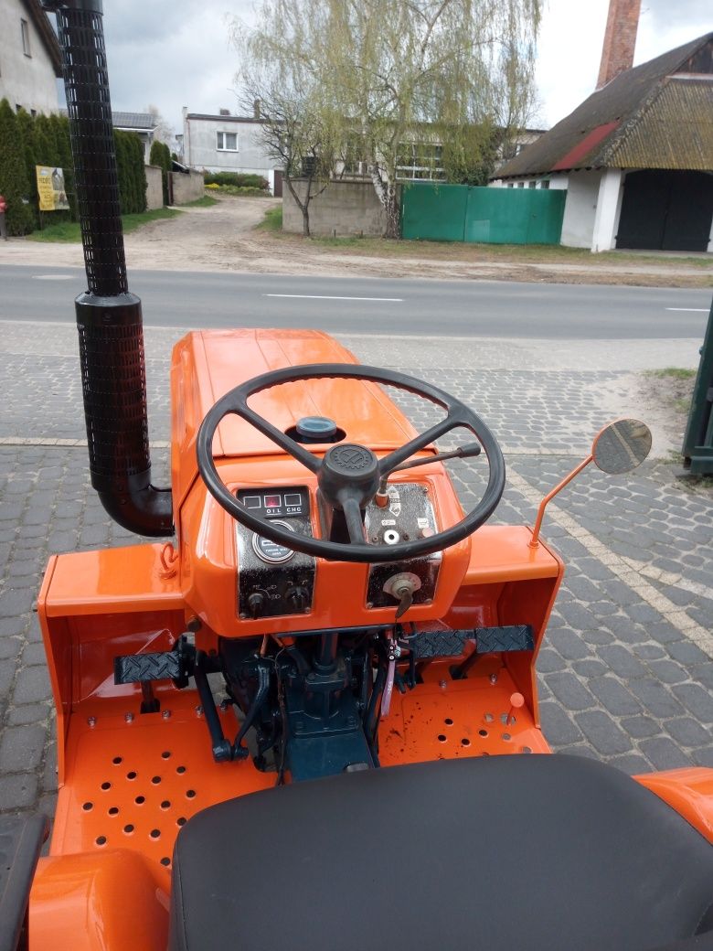 Traktorek Kubota B1400 4x4 glebogryzarka