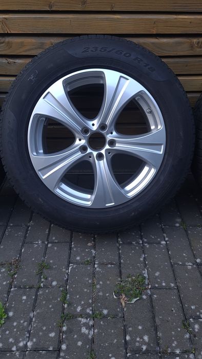 Титани з зимовою резиною 5x112 r18 8j Et38 Pirelli 235 60r18