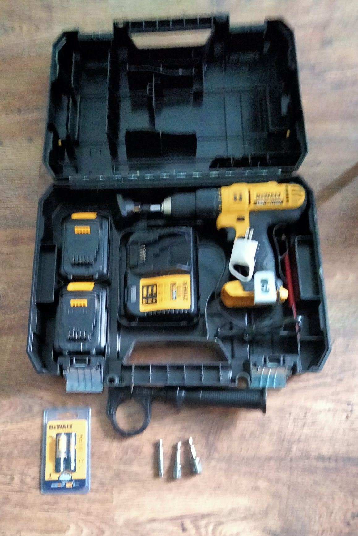 Wiertarko wkrętarka z udarem DeWalt DCD 776 + walizka +2 baterie 1,5Ah